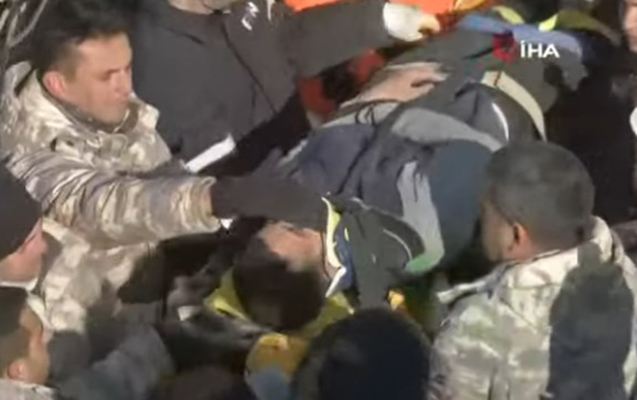 Zəlzələdən 9 gün sonra xilas edildilər 