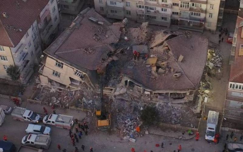 Hatayda qadın və iki uşaq zəlzələdən 228 saat sonra xilas edilib 