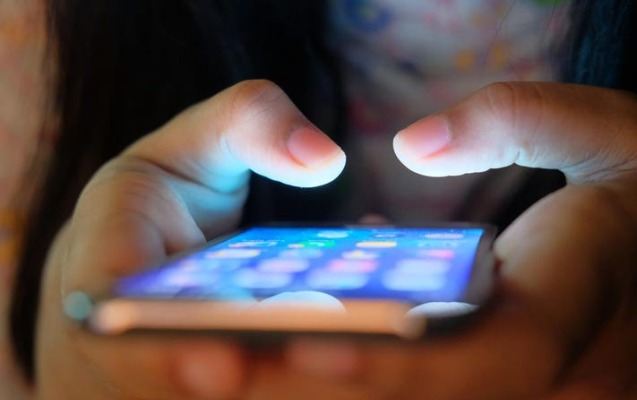 Bu gündən xaricdən gətirdiyiniz telefonlara görə cərimələnə bilərsiz 
