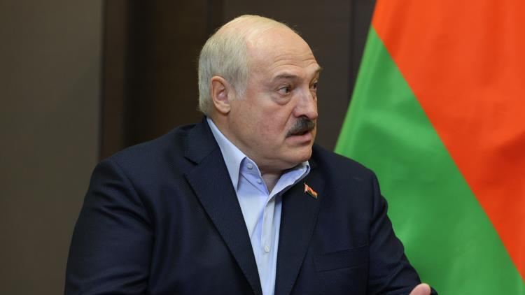 Lukaşenko: Torpaqlarımıza hücum edilərsə...