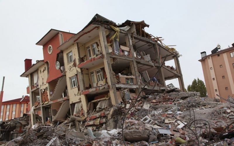 Kahramanmaraşda 258 saat sonra dağıntılar altından qadın sağ çıxarılıb 