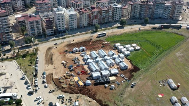 İngiltərə Türkiyədə səhra xəstəxanası qurub 