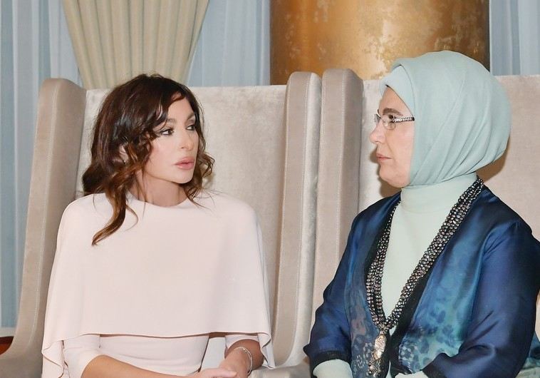 Əminə Ərdoğan Mehriban Əliyevaya təşəkkür etdi - FOTO