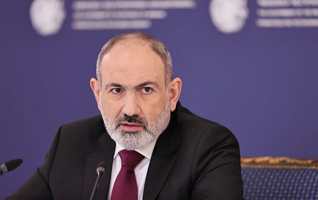 Paşinyan Fransaya getdi 