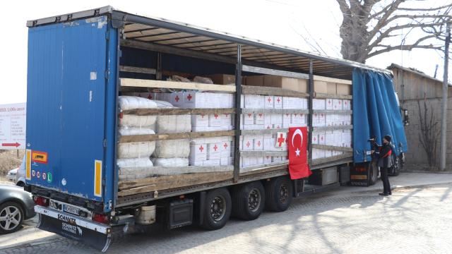 Əsrin fəlakətindən sonra yardımlar davam edir 