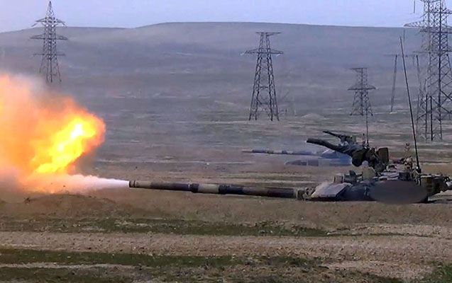 Tanklarımız döyüş hazırlığı vəziyyətində - Video 
