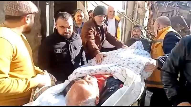 Nəsimi rayonunda ailənin evini başına uçurdular, bir nəfər xəsarət aldı - Video