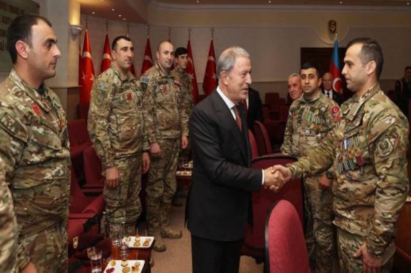 Hulusi Akar qazilərimizlə görüşdü 