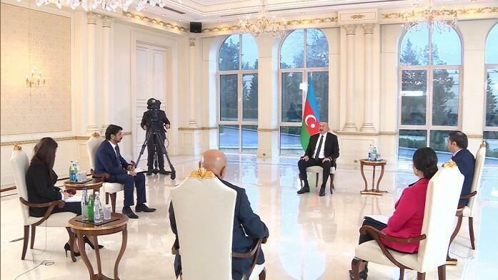 İlham Əliyev yerli televiziya kanallarına müsahibə verdi - CANLI