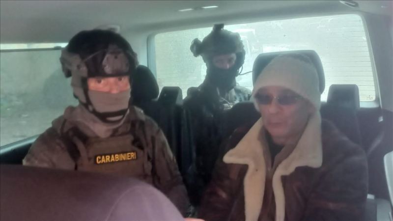 İtaliyada məşhur mafiya lideri 30 il sonra tutuldu - FOTO