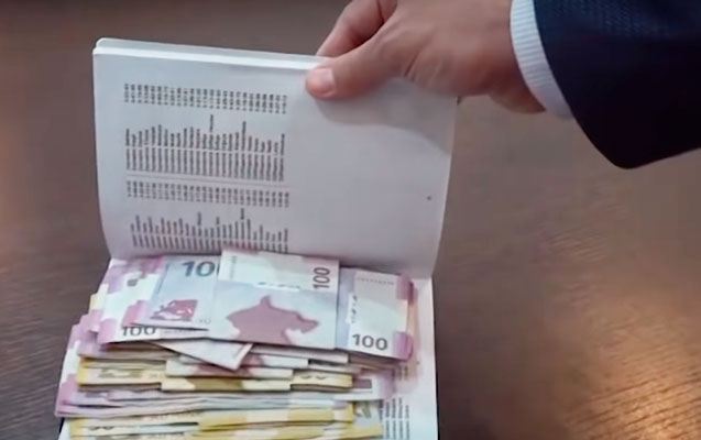 Rüşvətə görə həbsdə olan vəzifəli şəxslərin cəzaları azaldıldı 