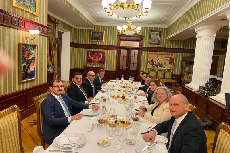 Hikmət Hacıyev İsrail XİN-in yüksək səviyyəli rəsmiləri ilə görüşüb 