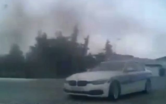 Bakıda polisin təqib etdiyi avtomobil belə aşdı - Anbaan video