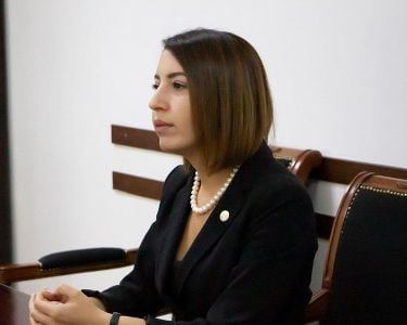 Ermənistanın ombudsmanı istefa verdi 