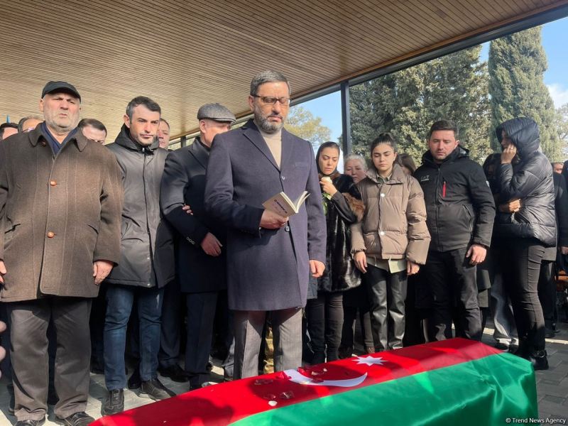 Orxan Əsgərovun cənazəsi II Şəhidlər xiyabanda dəfn edilir - Canlı 