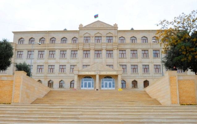 Bakıda məktəbin qarşısında şagirdi döyüb qolunu sındırdılar 
