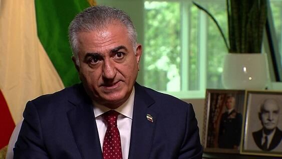 İran şahının gəlini Bakıya gəldi 