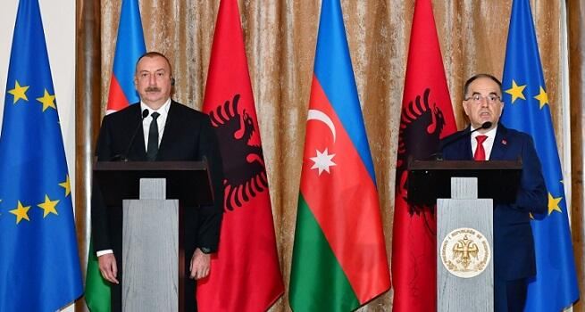 Prezidentlər mətbuata bəyanatlarla çıxış etdilər 
