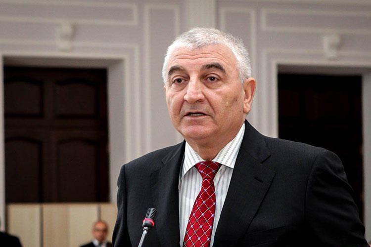 Məzahir Pənahov yola salınır - Yeni sədr o olacaq 