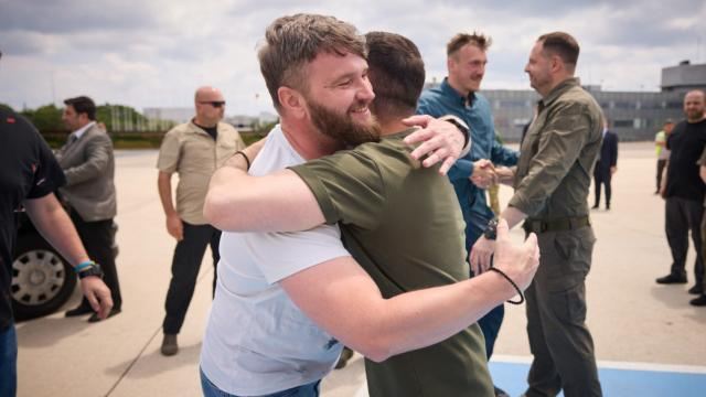 Zelenski: Türkiyədəki 5 Azov batalyonunu komandiri Ukraynaya qayıdıb 
