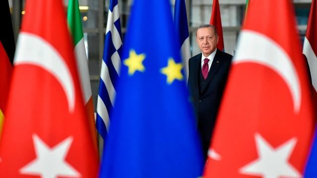 Aİ və NATO hər biri tərəzinin bir gözündədir: Ankara açıq addımlar atır 