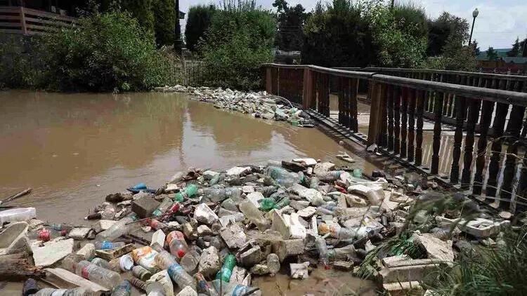 Hindistanda sel və torpaq sürüşmələrindən 41 nəfər ölüb 