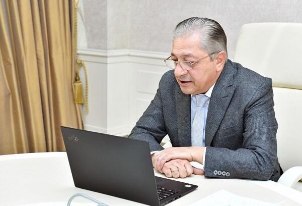 Prezident deputatı təltif etdi 