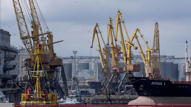 Ukrayna: Rusiyanın raket hücumu nəticəsində Odessa limanı zərər görüb 