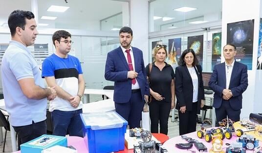 Kamal Abdulla əlcazairli rektorla görüşdü 
