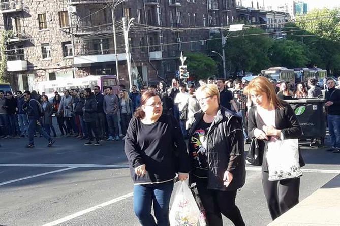 Erməni valideyn: Azərbaycan vətəndaşı olmaq istəyirəm! 