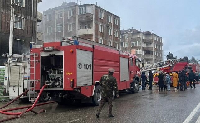 Bakıda göydələndə yanğın - Video 