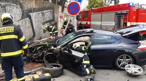 Çexiyada polisdən qaçan azərbaycanlı qəzaya düşdü 