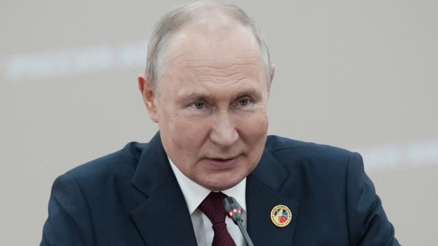Putin Zimbabve liderinə helikopter hədiyyə edib 