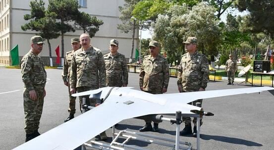 Zərbə dronları və PUA-lar Ali Baş Komandana göstərildi 