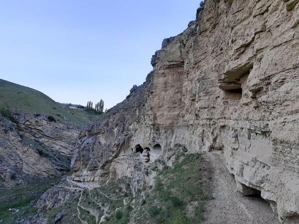 Qobustan qayalıqlarında meyit tapıldı 