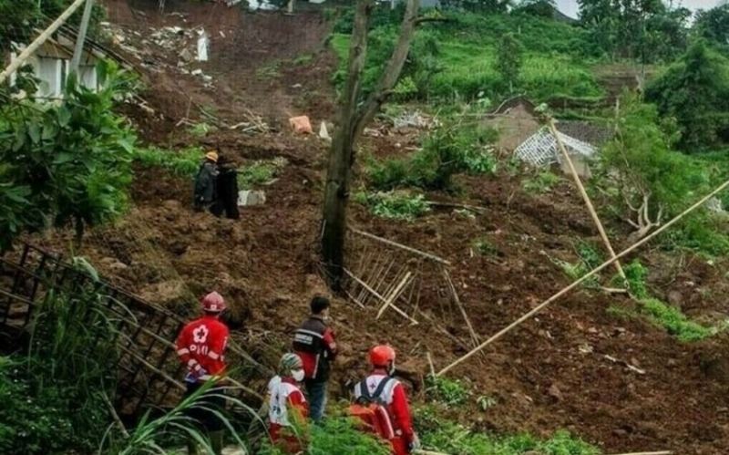 Çində torpaq sürüşməsi nəticəsində 7 nəfər itkin düşüb 