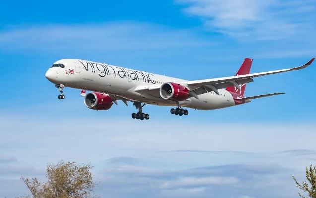 Londondan uçan təyyarə Bakıda təcili eniş etdi 