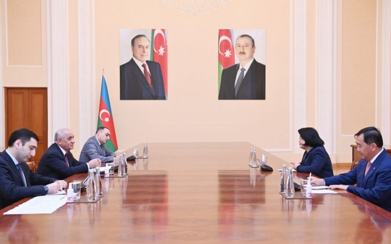 Baş nazir Əli Əsədov Kamboca Milli Assambleyası sədrinin müavini ilə görüşüb 