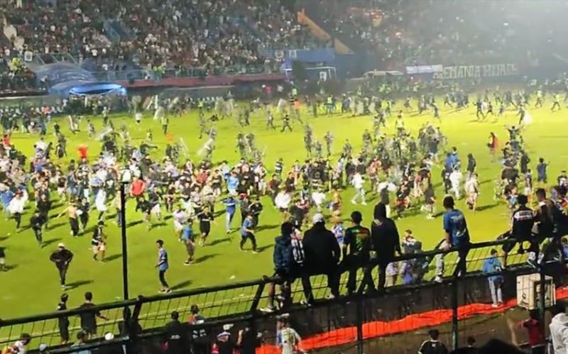 Futbolda kütləvi ölümə görə iki nəfər həbs olunub 
