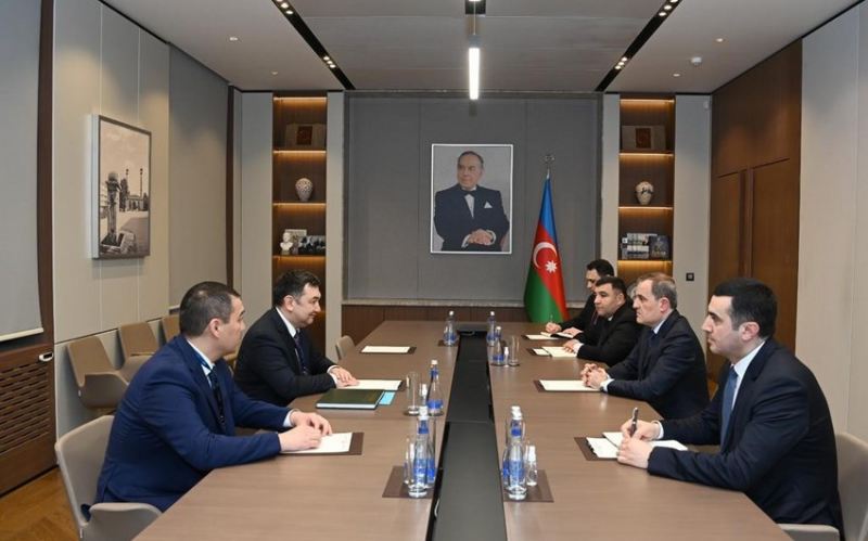 Ceyhun Bayramov qazaxıstanlı nazirlə görüşüb 