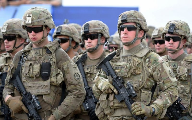 Polşada NATO-nun 11 minə yaxın əsgəri xidmət edir 