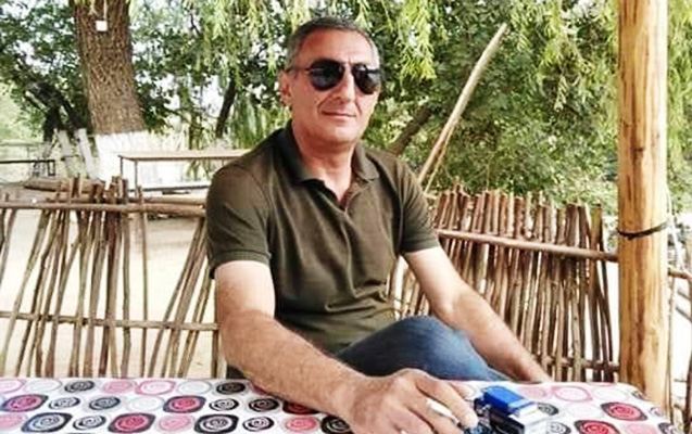 Sürücü sükan arxasında öldü, maşını piyadaların üstünə çıxdı - Foto 