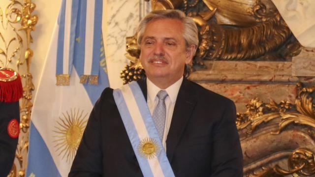 Argentina prezidenti Fernandes xəstəxanaya yerləşdirilib 