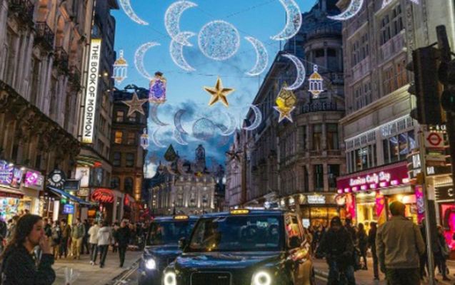 London küçələrində ilk dəfə Ramazan ayı belə qarşılandı - Fotolar 