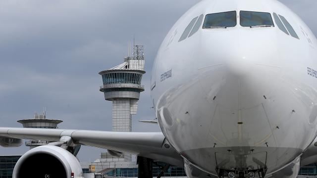 Kanada və BƏƏ-nin iki aviaşirkəti İsrailə uçuşları dayandırır 