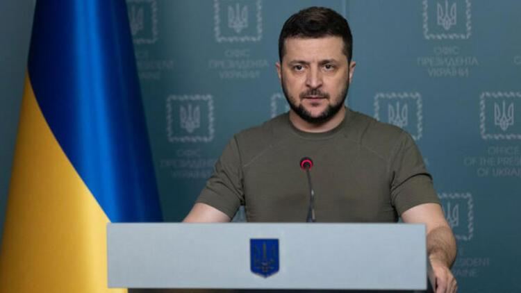 Zelenski: Geri çəkilsək, qan qoxusu alan Putin daha çox üzərimizə gələcək 