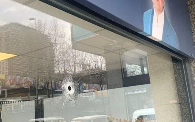 Akşenerin partiyasının binası atəşə tutuldu - Foto 