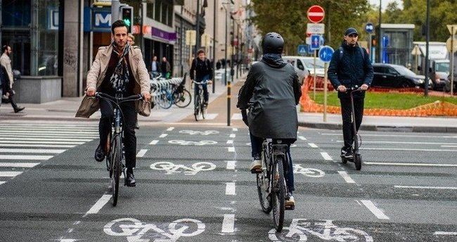 Belçikalılara şad xəbər: İşə belə gedənlər əlavə maaş alacaq! 