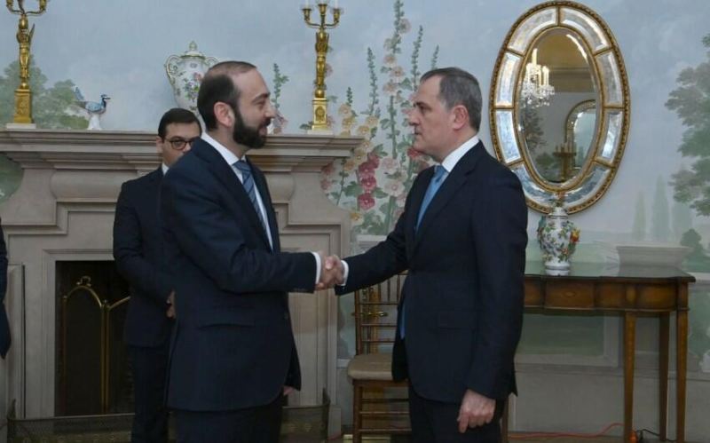 Bayramovla Mirzoyanın növbəti görüşü başladı 