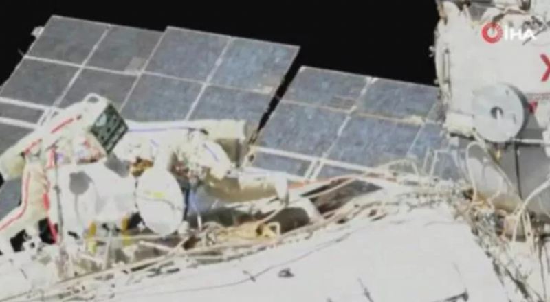 Rus kosmonavtları 7 saatlıq kosmos gəzintisi həyata keçiriblər 